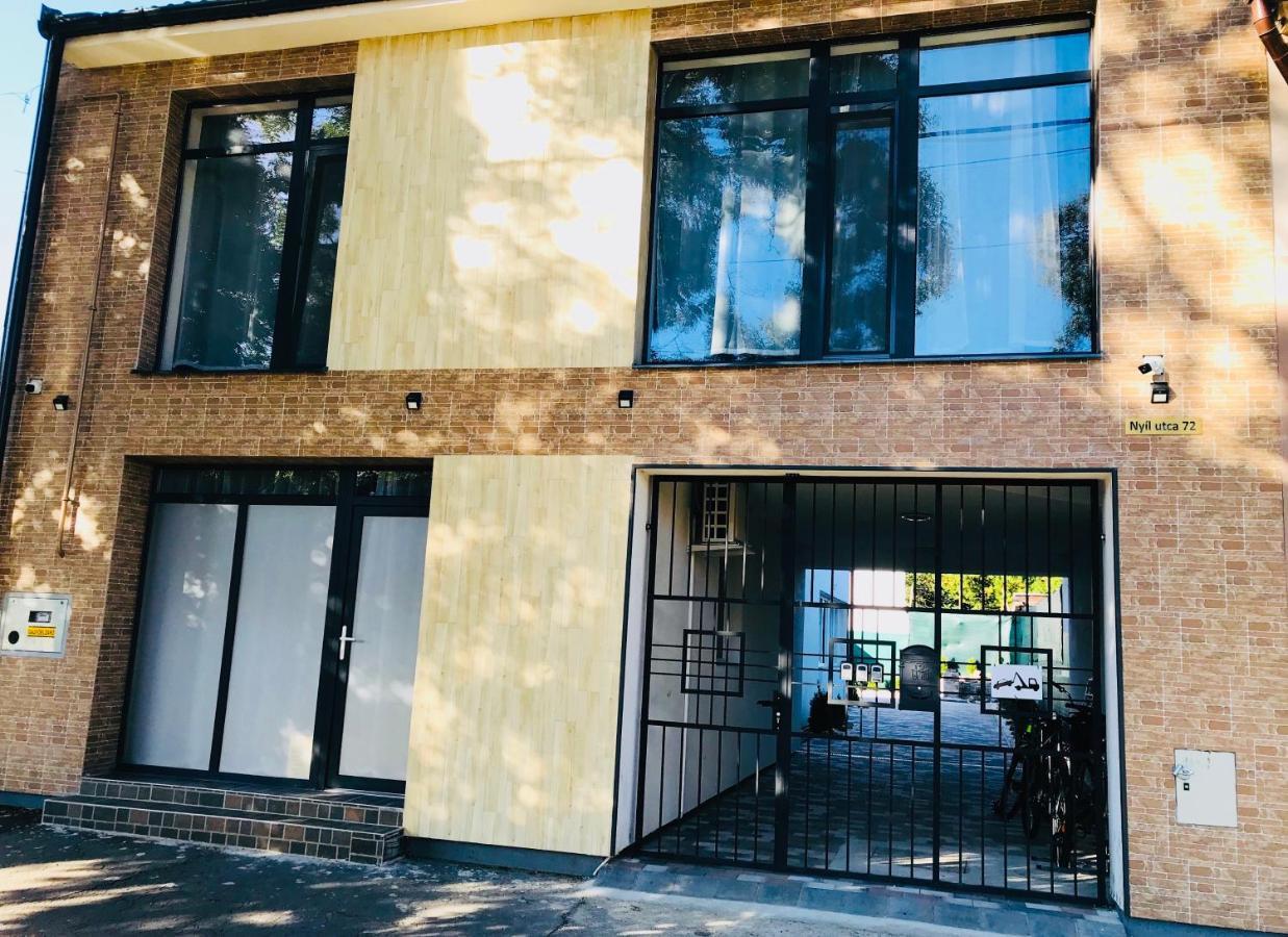 Mira Apartman Дебрецен Екстериор снимка