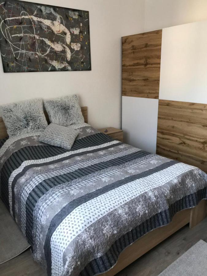 Mira Apartman Дебрецен Екстериор снимка