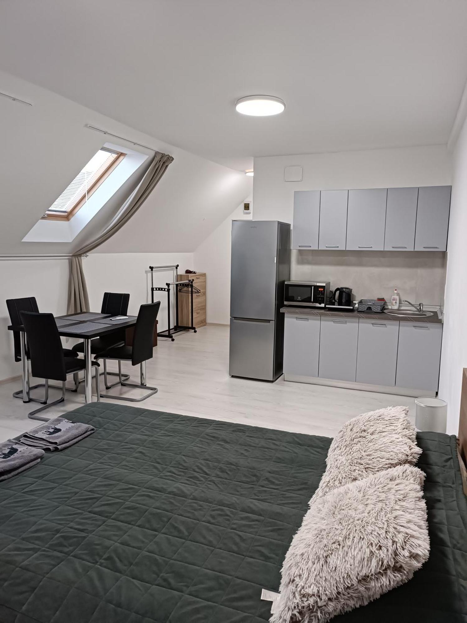 Mira Apartman Дебрецен Екстериор снимка