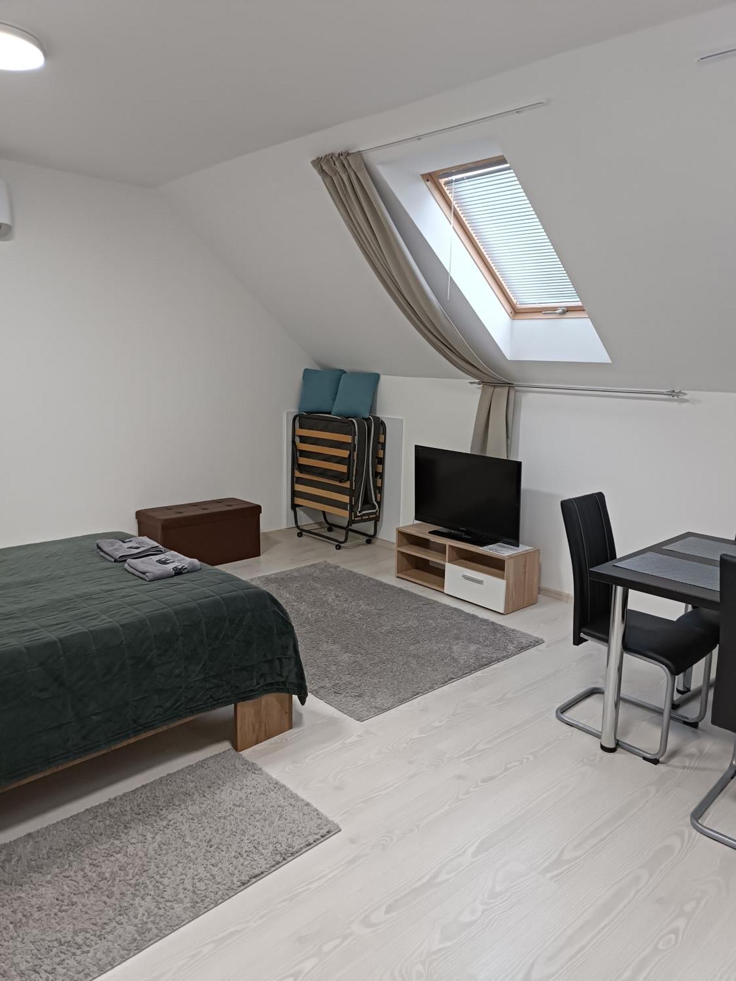 Mira Apartman Дебрецен Екстериор снимка