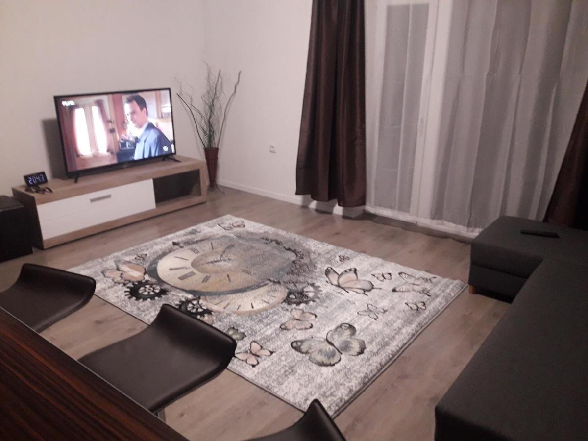 Mira Apartman Дебрецен Екстериор снимка