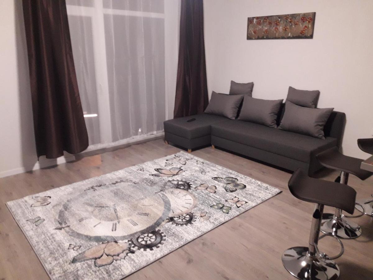 Mira Apartman Дебрецен Екстериор снимка