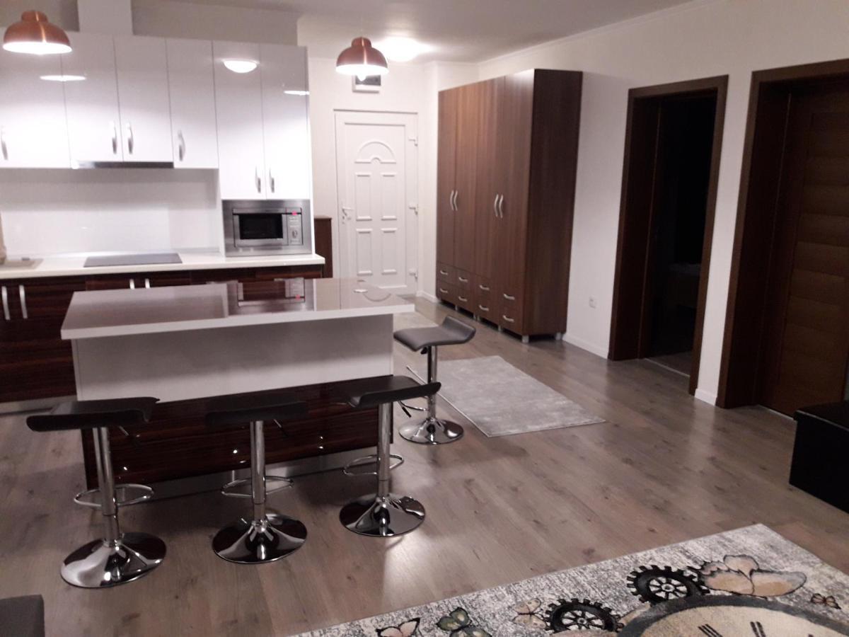 Mira Apartman Дебрецен Екстериор снимка